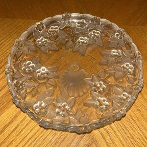 Glass pedestal cake plate